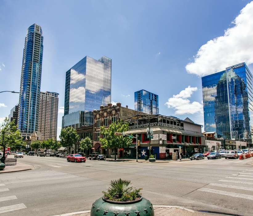 AUSTIN, TX MARKET OVERVIEW Downtown Market Downtown Austin is known throughout Texas and across the United States as a thriving destination for live music, dining and entertainment; many other cities