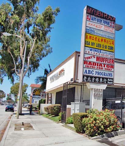 Executives Summary THE PROPERTY: MY LIEN PLAZA 8623-8629 Garvey Ave Rosemead, CA 91770 SALE PRICE: $4,080,000 UNITS: 17 TOTAL BUILDING SIZE: 14,980 SF (5620 + 9360) PRICE/SF $280 8623 Garvey 8629