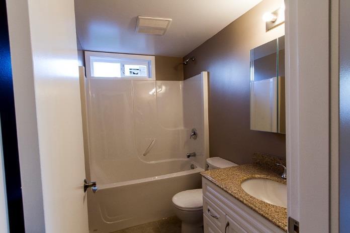 UNIT DESCRIPTION The suite mix consists of 16 one-bedroom, 10 twobedroom, and 2