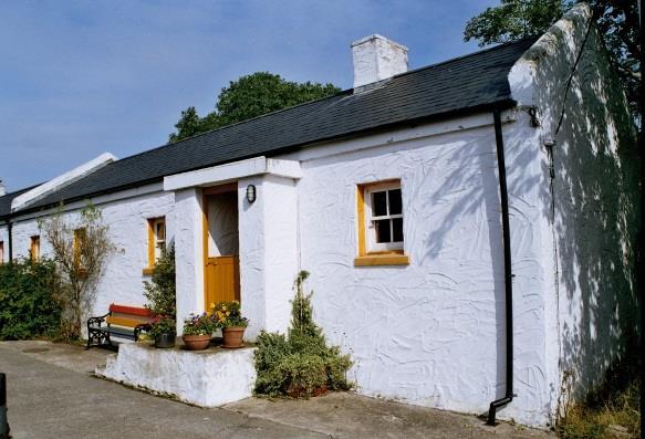 bed country style cottage with origins in the 18 th century and refurbished in 1998. The property currently provides living accommodation for 4 no.