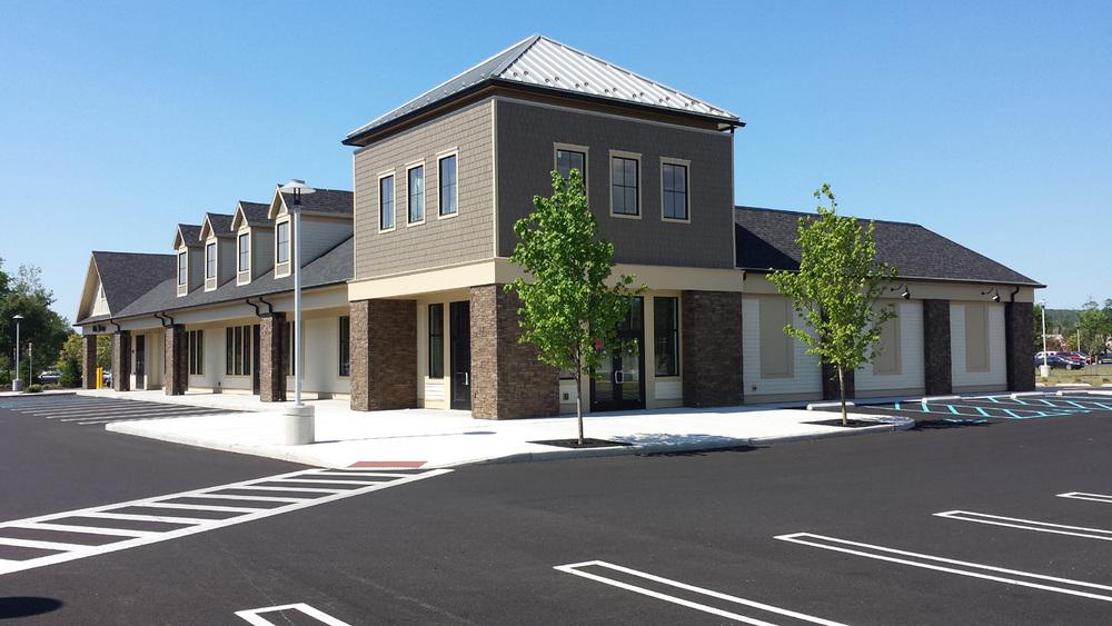 LEASE OVERVIEWVIEW AVAILABLE SF: LEASE RATE: LOT SIZE: BUILDING SIZE: 1,750-9,100 SF $24.00 SF/Yr (NNN) 1.