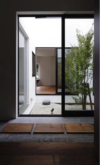 QUALITIES Black framed windows, minimal frame, minimalistic