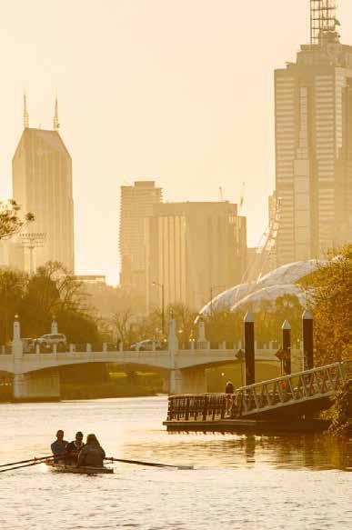 The historic Fawkner and Como Parks, as well as the banks of the Yarra and the stupendous Botanic Gardens provide exquisite locales to relax with friends and family or