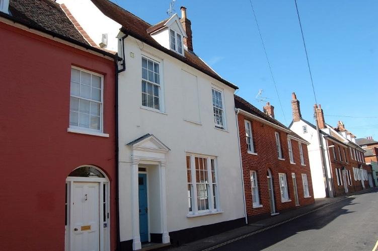 12 Cumberland Street, Woodbridge, Suffolk IP12 4AB This Grade II listed, four bedroom home is located in the heart of the town in sought after Cumberland Street, close to the shops and town s