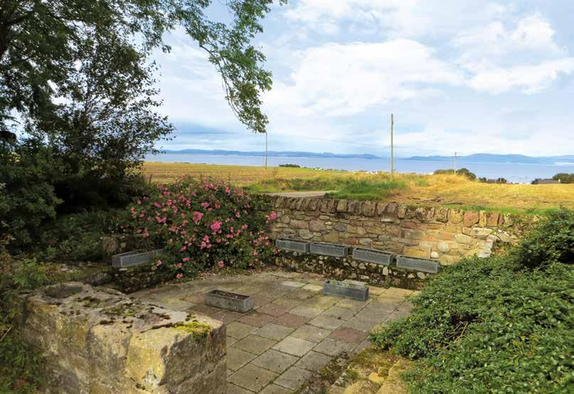 The property is in close proximity to Tarbat Ness Lighthouse, Ballone Castle and the famous Glenmorangie Whisky Distillery.