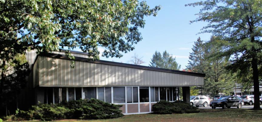 EXCLUSIVELY FOR SALE 177-179 COMMERCE STREET WILLISTON, VERMONT Fully leased well located flex building complex consisting of 26,426+/- square feet. Ideally located just off U.S. Route 2/Williston Road, less than 1/2 mile to Interstate 89.