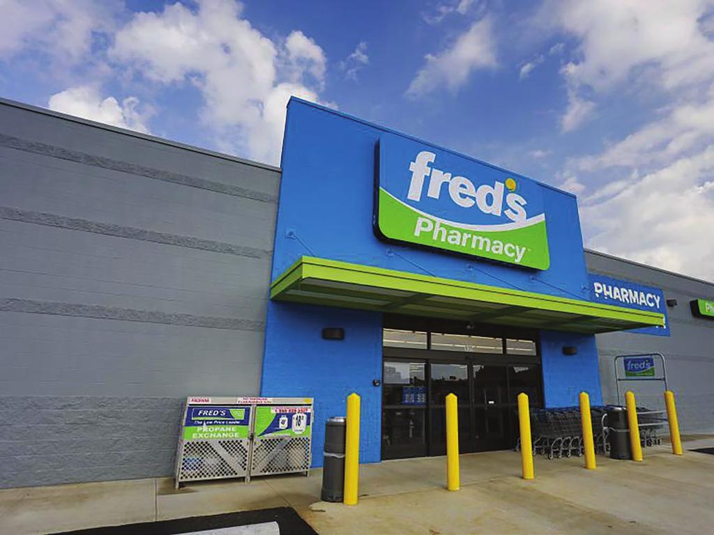 6 TENANT OVERVIEW Tenant Name Fred s Super Dollar Guarantor Fred s Inc. Number of Locations 601 Total Revenue $2.13 Billion Net Worth $400 Million Stock Ticker NYSE: FRED Market Cap $112.