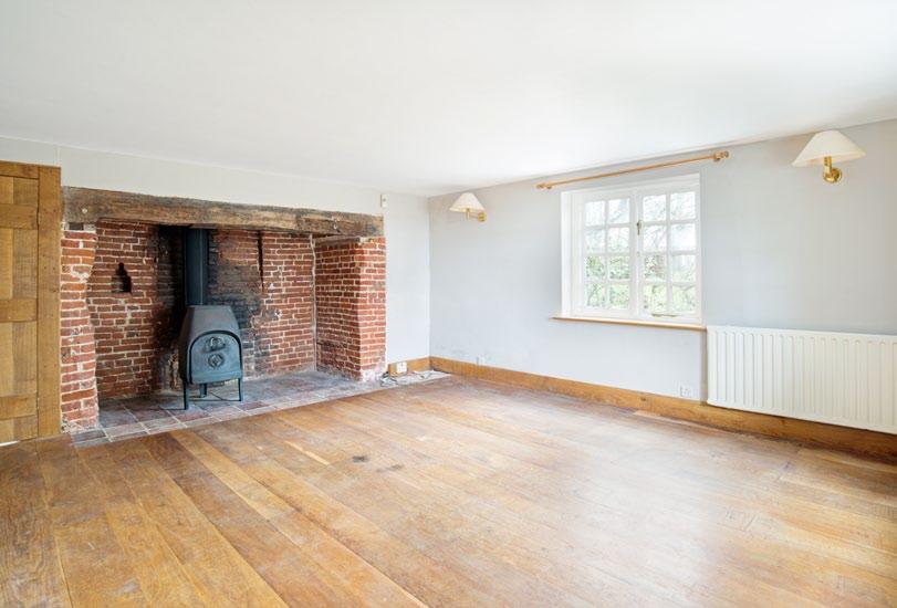 Cooks Farm Pett Bottom, Canterbury, Kent CT4 5PA A beautiful period farmhouse in one of the most outstanding rural locations close to Canterbury with glorious long distant views Canterbury 4 miles,