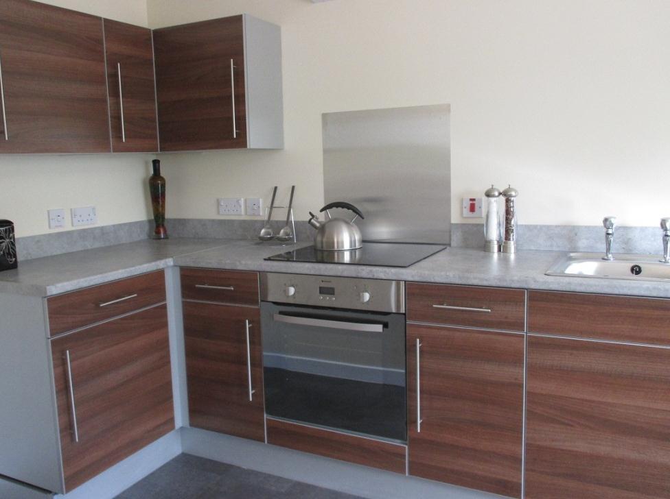 Specification All apartments include the following: Modern Fitted Kitchen with Oven/Hob Modern White Bathroom Suite Double Glazing Gas Central Heating System Secure Door Entry System CO and Smoke