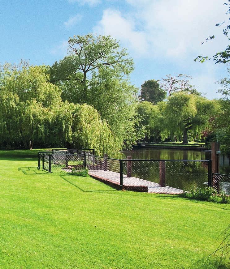 SITUATION Loddon Manor is situated in a peaceful, secluded position on the bank of the River Loddon, on the edge of the pretty village of Wargrave, which has good local shopping facilities and a