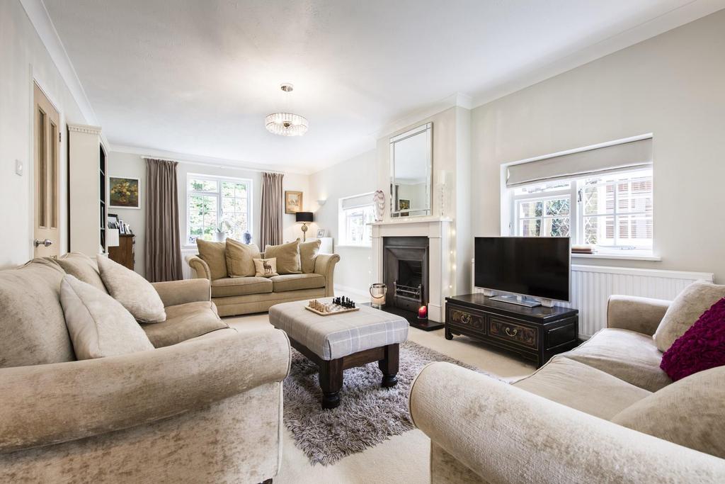 It is also in the catchment area for many of the first-class schools on it doorstep, including the prestigious Tunbridge Wells grammar schools, making it the perfect home for families with