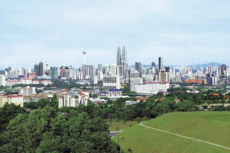 Lumpur city skyline and verdant greenery. The Peak @ Taman TAR is an elite sanctuary for the family.
