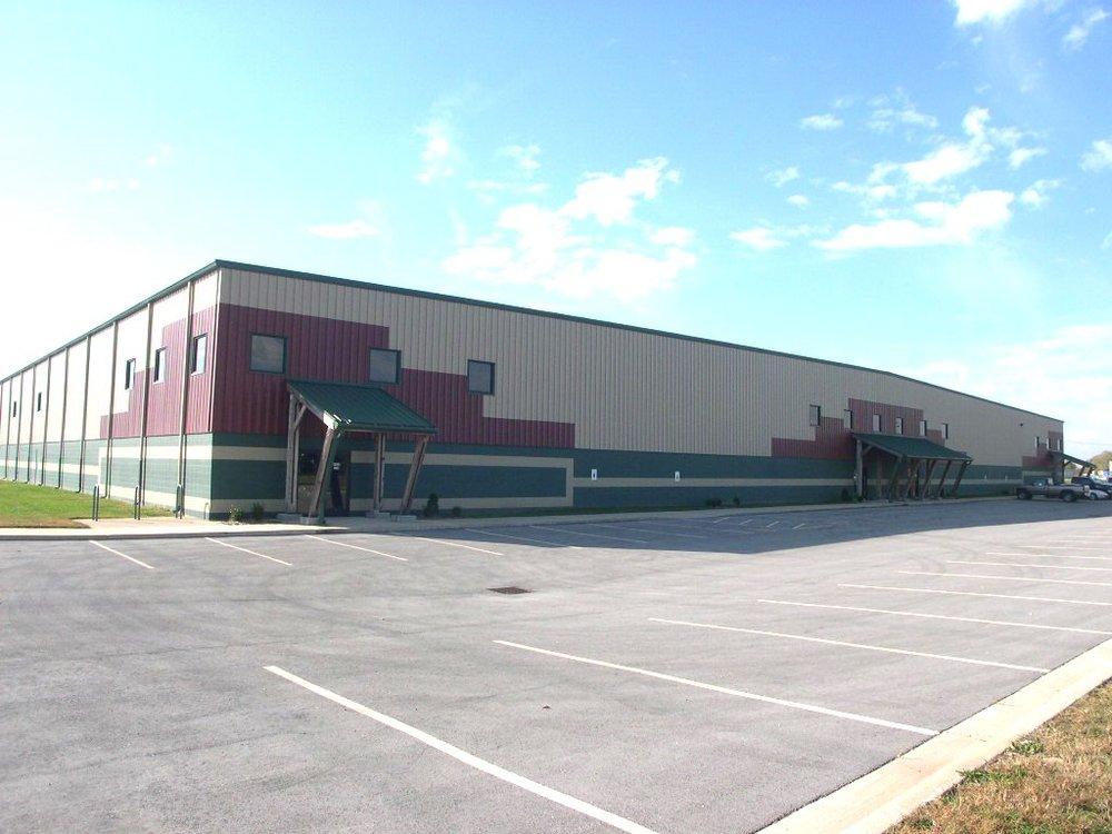 Warehouse Distribution / Manufacturing Building 4320 W Kearney St, Springfield, MO 65803 / SHOWN BY APPOINTMENT ONLY INCOME 76,460 SF Building