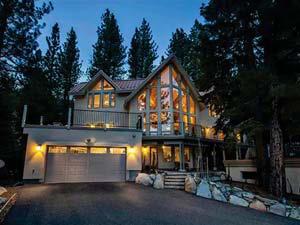 36 Orig Price $3,850,000 Winner of Mountain Living Magazine s Prestigious Kitchen of the Year Award, this lodge boasts spectacular mountain views and a grandure that only a