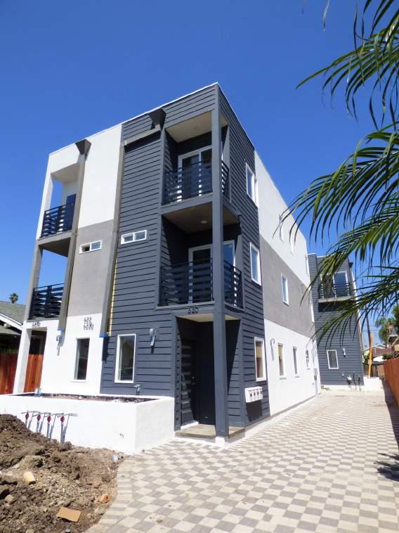 OFFERING SUMMARY The 2-4 Unit Specialists are pleased to present this luxurious new construction fourplex that is made up of two standalone 3-story duplexes in a prime Hollywood location.