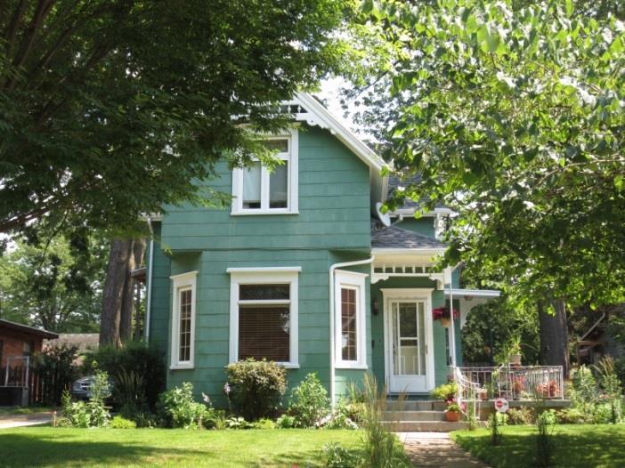 13 Lansdowne Avenue Date Added to Registry: 8-Sep-2014 Historic Period and/or Date of Erection: 1890 Historical Significance: Mr. John Buck and his wife were the owners of this beautiful home in 1908.