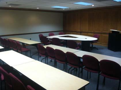 the right room for your next seminar, presentation or training session. The setup is also ideal for a guest speaker or staff meeting spot.