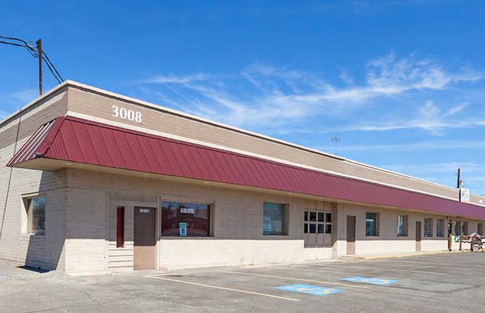 Owner-occupant can take advantage of high-exposure retail showroom space Situated on a dual-corner lot along three thoroughfares with a combined average volume of more than 23,000 vehicles per day.