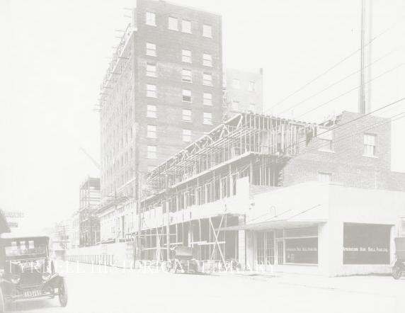 HISTORY OF HOTEL BEAUMONT 625 Orleans Street Hotel Beaumont: History After the first Spindletop oil discovery, the City of Beaumont was coming alive.
