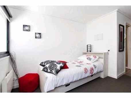 com Price per week: AUD 295-355 59 studio apartments Air Conditioning and heating Rent includes: