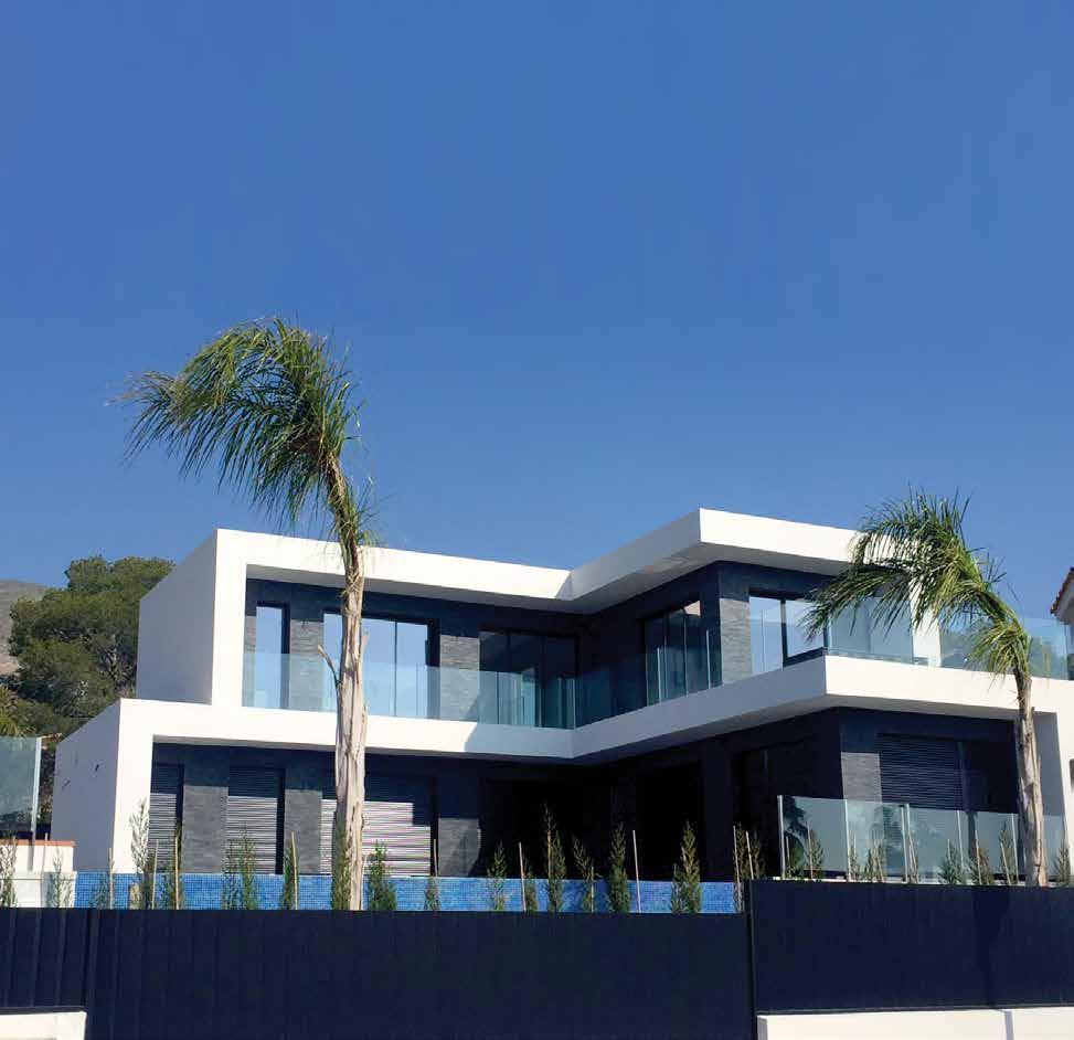 RECENTLY COMPLETED PROJECT FINESTRAT, ALICANTE PROJECT BRIEF: Design a beautiful detached modern villa overlooking the sea and the Benidorm skyline.