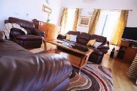 SIZE: 92m2 BEDROOMS: 1 double room, 1 twin room, 1 sofa in living room for 2 MAXIMUM