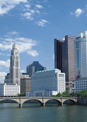 COLUMBUS OVERVIEW T H R E E C R O S S W O O D S // M A R K E T O V E R V I E W The Columbus metro is composed of 10 counties located in the gently rolling hills of central Ohio:
