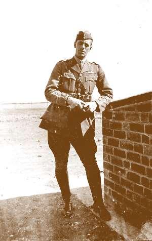 Clarke Sherwood Foresters 1894-1917 George W Clarke 14th Royal Warwickshire 1892 - Lieutenant Arthur Claydon Arthur Claydon Canadian/Royal Flying Corps 1885-1918 Ernest Claydon Canadian/Royal
