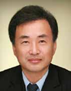 Curriculum Vitae of Faculty Jin Hong Kim Suwon, Korea Kim Jin Hong is Professor of Medicine and Chairman of the Department of Gastroenterology Ajou University School of Medicine, Suwon, Korea.