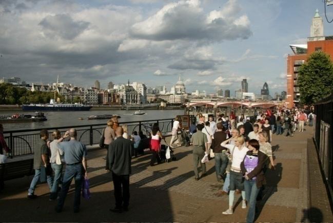 1 million Current visitors Number of visits annually (unless otherwise stated) Riverside Walkway 25 million per year Tate Modern 4 million