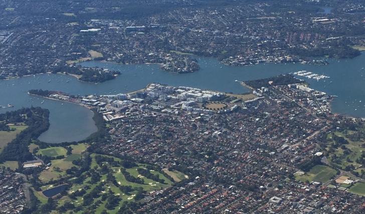 EXAMPLE BREAKFAST POINT, SYDNEY MAJOR COMMUNITY SCHEME WITH USE OF STRATA SCHEMES AND NEIGHBOURHOOD SCHEMES, COMMUNITY FACILITIES (CLUB HOUSE), LARGE SPORTS OVAL, WATERFRONT VALUE / BENEFITS: STAGING
