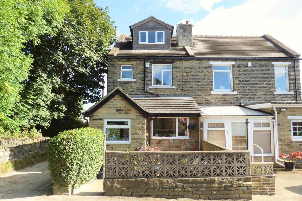 MaRsh & MaRsh properties 1 Broad Oak Lane, Hipperholme, HX3 8BT Offers Around: 122,500 This charming stone built property is nestled on a quiet lane and bordered by trees creating a charming