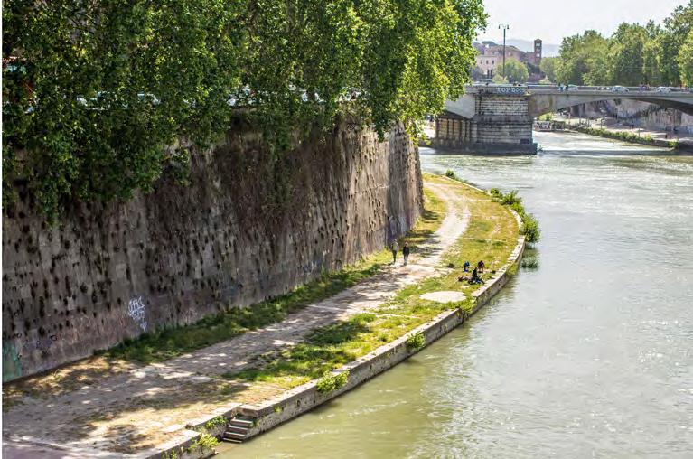 This idea was extended to create a wall way tunnel along the Tiber