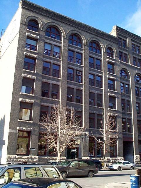 Plate 7 Whitla Building, 54 Arthur Street, 2002.