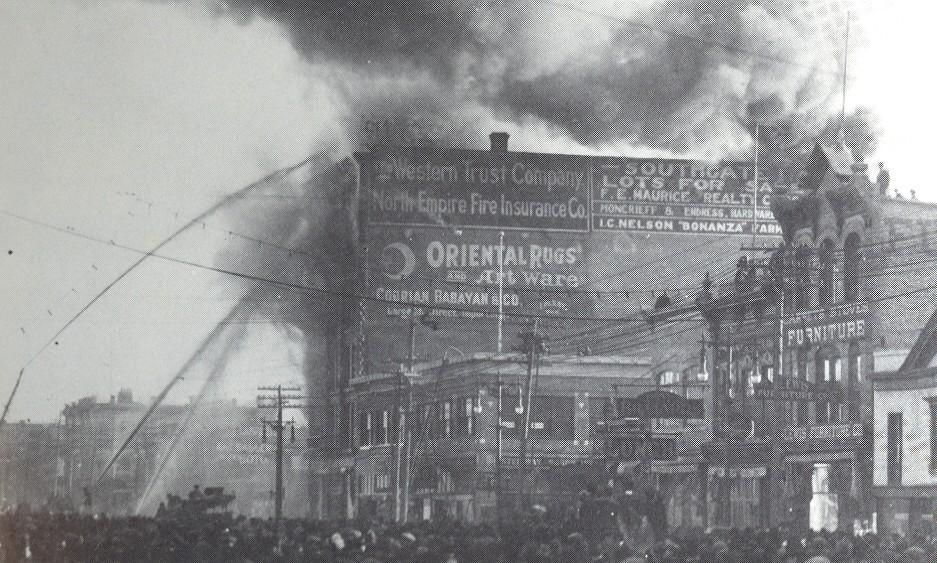 18/7128/18-6191-082.) Plate 12 1915 fire at the Scott Block, 272 Main Street, March 23, 1914.