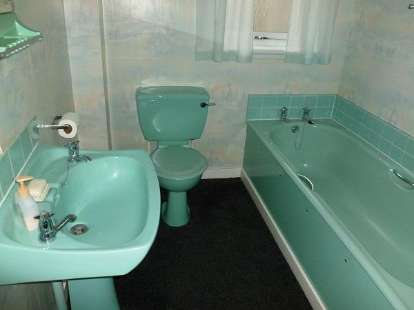 Bathroom Spearmint green suite comprising of