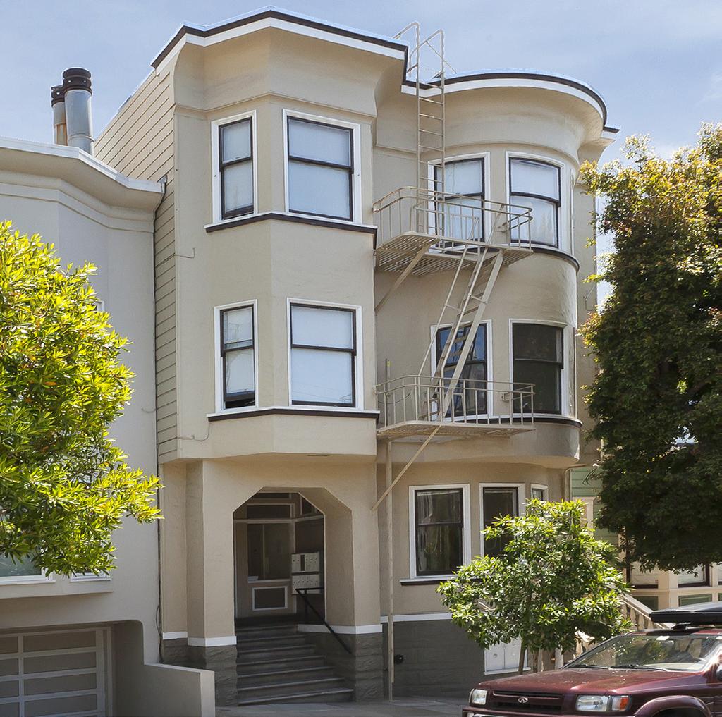 PROPERTY OVERVIEW 2136 Broderick Street (Between Clay & Washington ) Offered at $7,000,000 2136 Broderick Street is a beautiful well-maintained 20-unit multi-family building located in the heart of