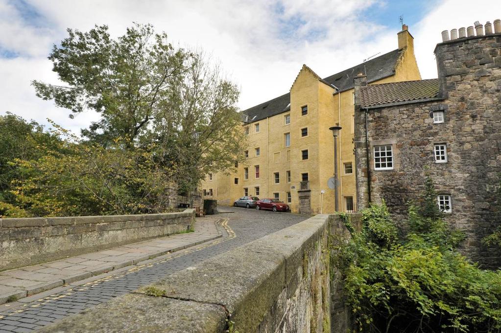 15/2 BELLS BRAE, DEAN VILLAGE EDINBURGH, EH4 3BJ OFFERS AROUND 275,000 Rarely available two bedroom first floor apartment forming part of an A Listed building Circa 1675.