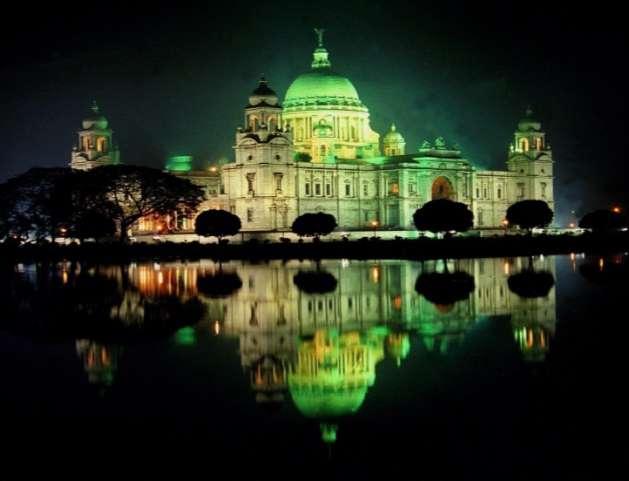 Victoria Memorial : Night view From October to June visitors may see in the evening the SON ET LUMIERE
