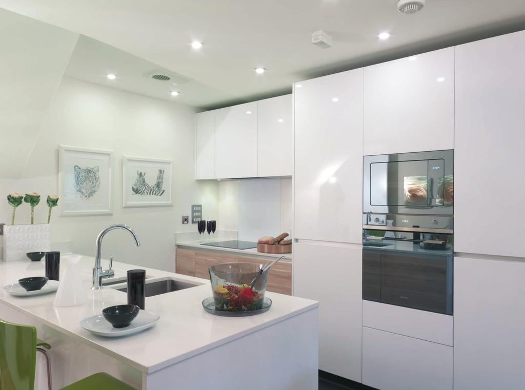 From sleek gloss kitchens with superb quality integrated appliances, to luxury tiled and oak flooring and chic contemporary décor; every aspect of the interiors at