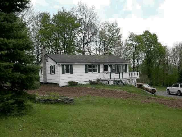 Price: $ 152,000 COMPARABLE SALE #2 54 Stump Pond Road Youngsville, NY