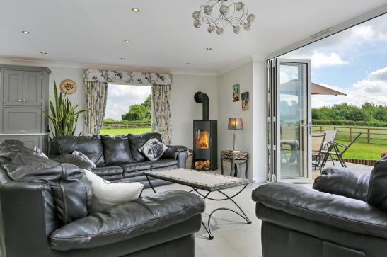 The property offers a great deal of privacy and is positioned to create a lovely rural feel, yet has easy access to major roads, including the A50(T), A38(T) and A42(T) linking to the M1 and M6.