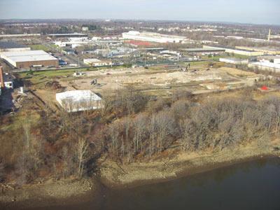 BROWNFIELD REDEVELOPMENT: FOCUS ON PENNSYLVANIA In Pennsylvania, brownfield redevelopment is a combined effort through the Commonwealth s Land Recycling and Brownfield Redevelopment Programs.