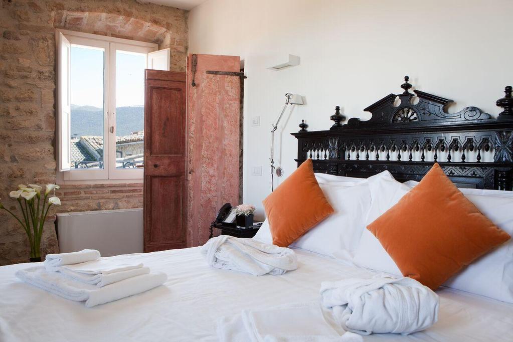 MONTICASTRI Suite Flats inside the castle offer an intimate atmosphere in an elegant and refined environment.
