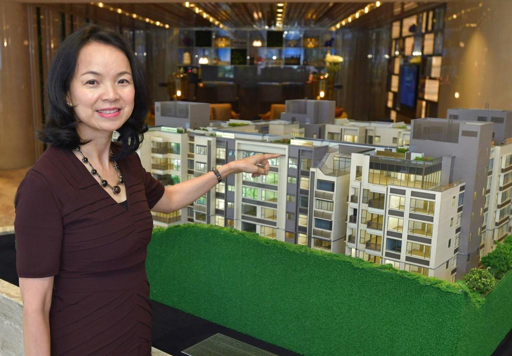 Photo 2: Cindy Kwan, Director of CITIC Pacific Property Agents Limited, said This premium unit is on the 7 th floor of No.