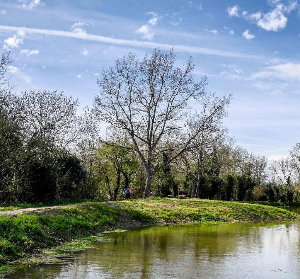 ABOUT BILLINGSHURST Brockhurst Park is situated just south of Billingshurst, a beautiful West Sussex village with a rich heritage dating back centuries.