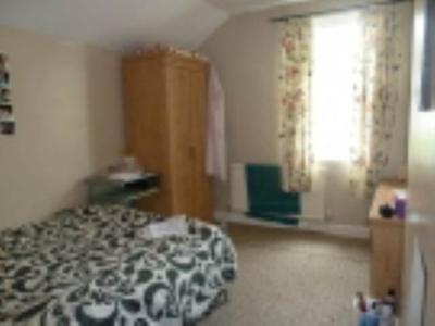 Tewkesbury Place Reference: 122 5 Bed House / Flat share in Cardiff 250 pcm Available Now ** STUDENTS/PROFESSIONALS ** Rooms available in a Modern 5 Bed House Share.