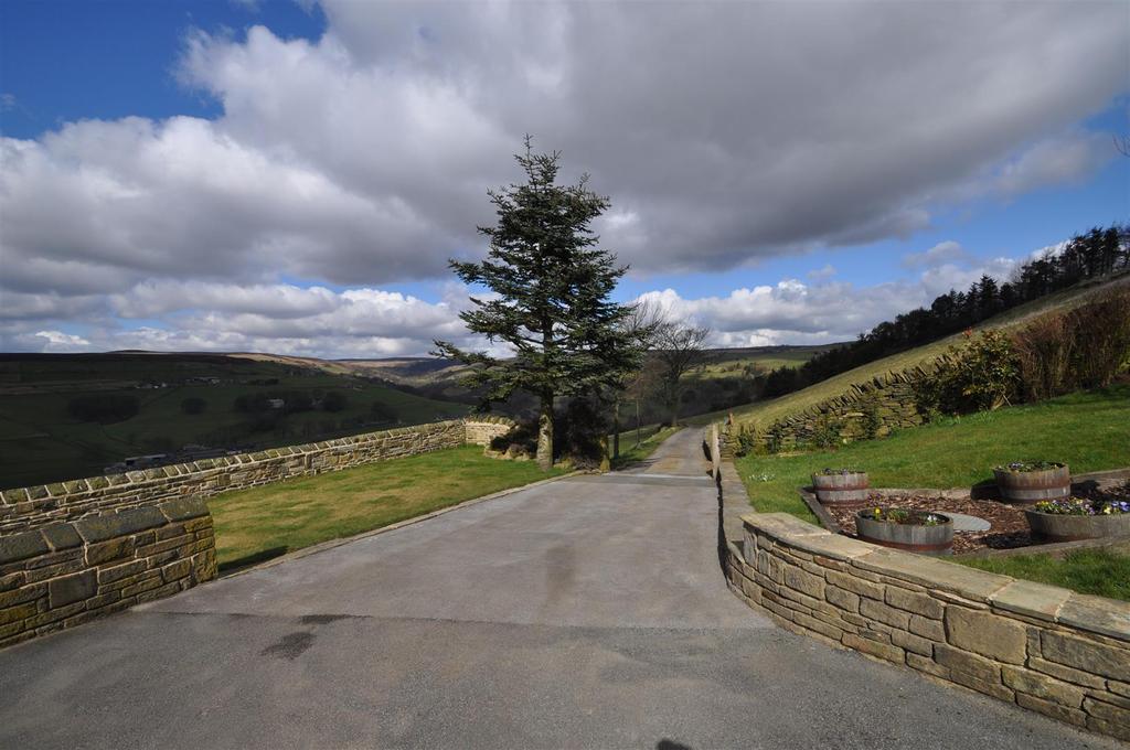 Eaves House Luddenden Halifax A substantial 5 bedroom detached property benefiting from flexible living accommodation, situated in a