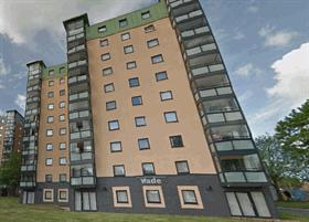 Flat Wade House Wade Close M30 0QE Barton, Eccles 11194 C 90.00 per week This property is a flat multi storey located in the Barton area, Eccles.