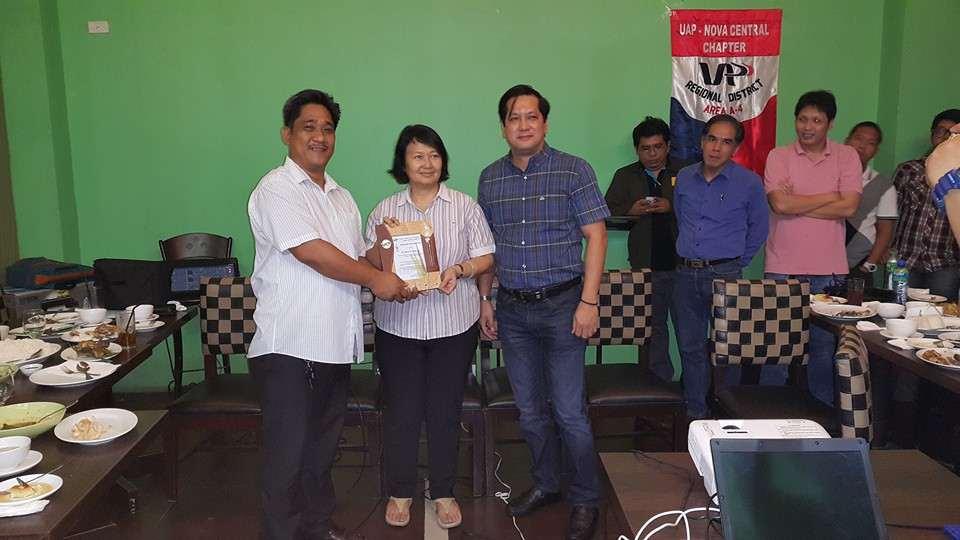Gracy Salaya awarded a certificate of recognition Past